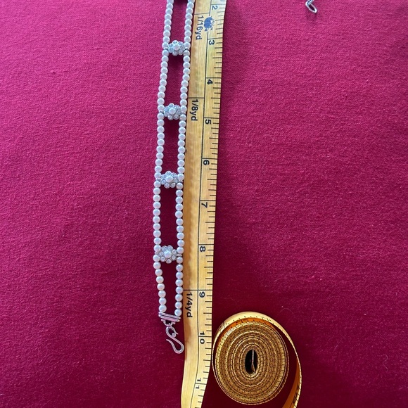 Layered Pearl Choker Necklace - Picture 4 of 4